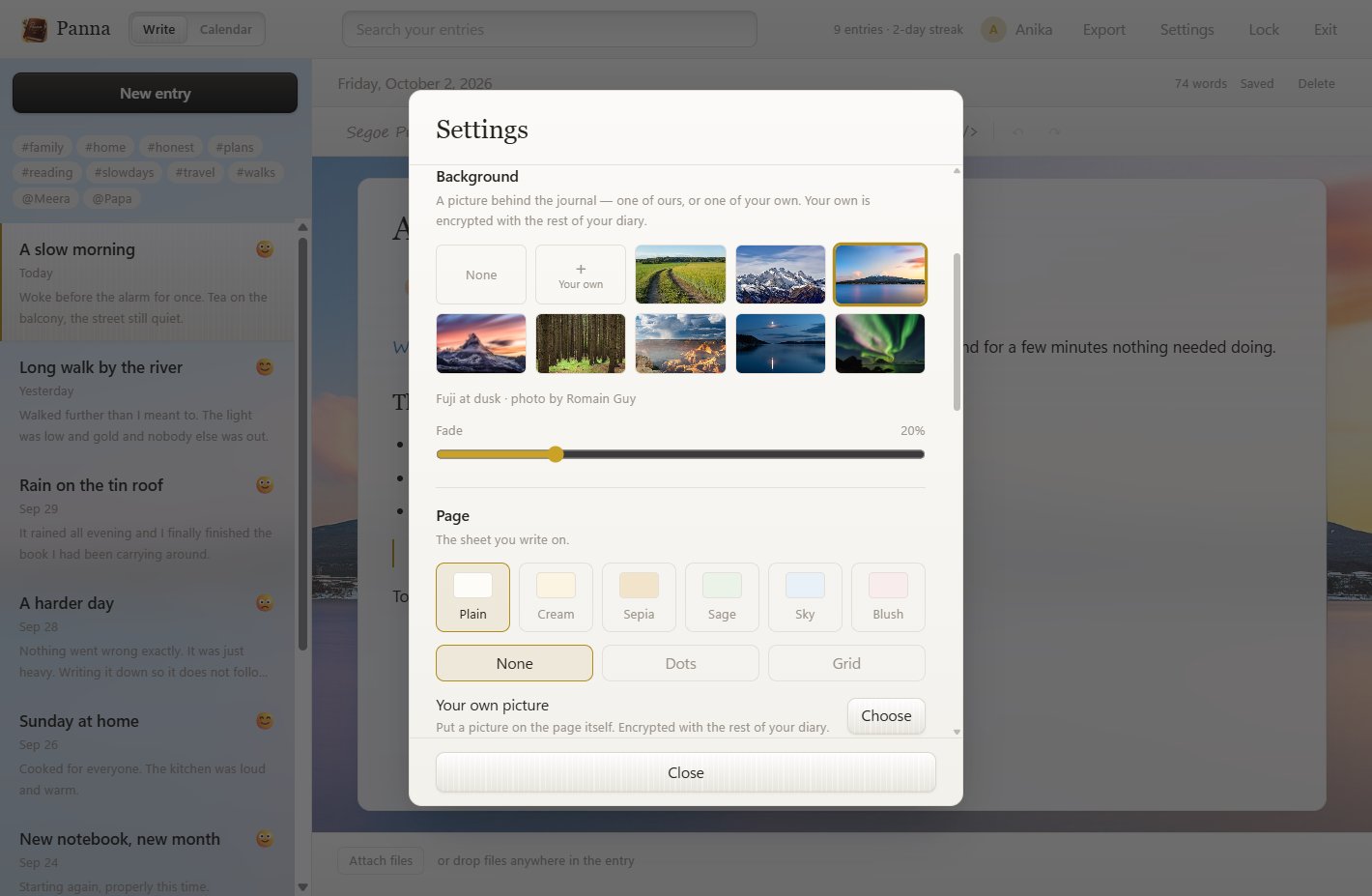 Panna’s Settings, showing the choice of background pictures and paper colours.